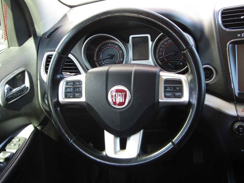 Fiat Freemont (2012) 2.0 JTD 4x4, 7míst, AC, TZ - fotka 15 z 22