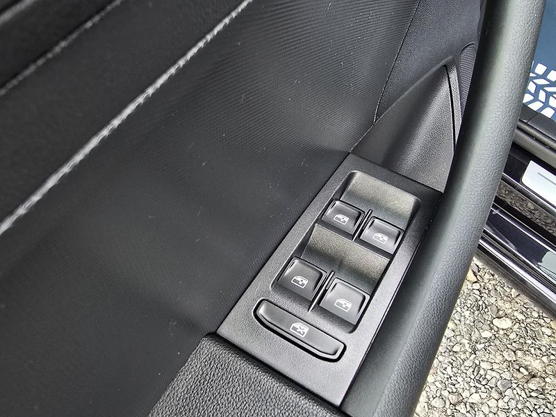 Škoda Rapid TSI 81KW XENON NAVi KAMERA 1Ma - fotka 15 z 29