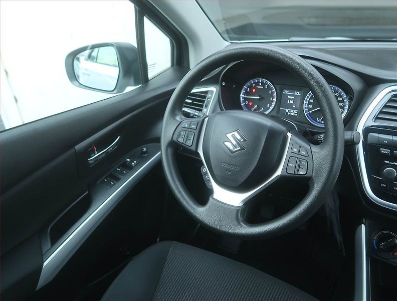 Suzuki SX4 S-Cross (2019) GL 1.0 BoosterJet, Serv.kniha - fotka 7 z 15