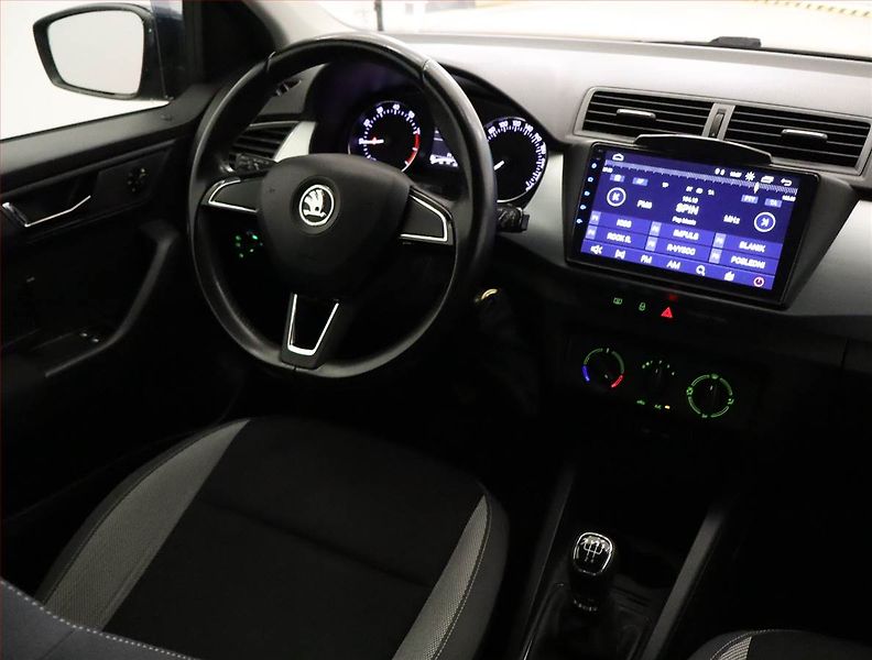 Škoda Fabia (2015) Ambition Plus 1.2 TSI, Navi - fotka 7 z 18
