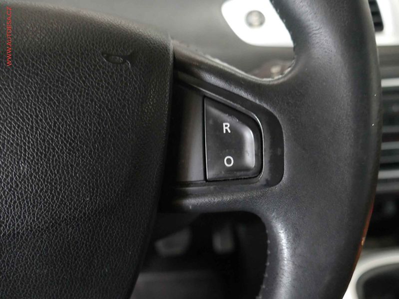 Renault Scénic (2010) 1.4, Tempomat - fotka 13 z 18