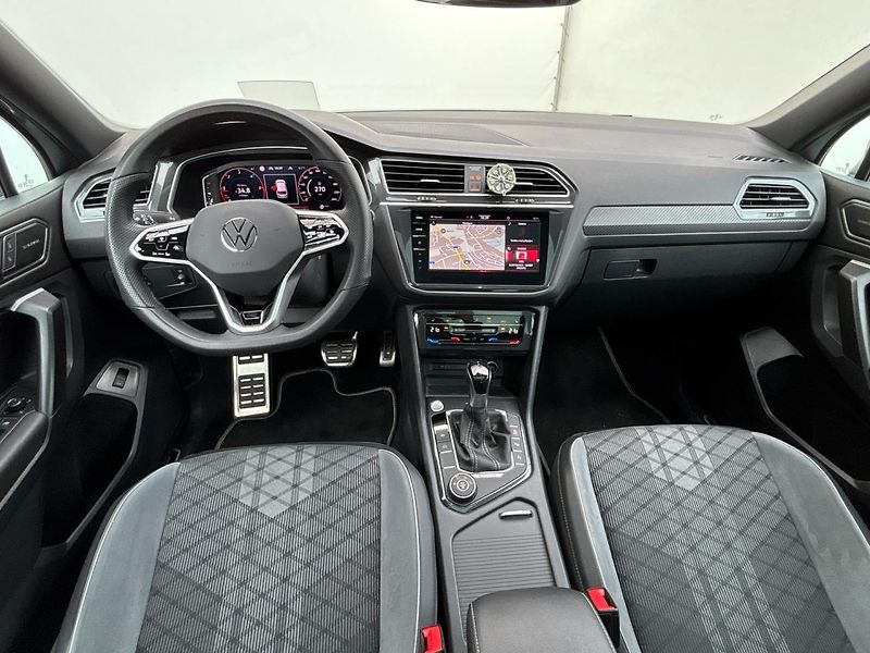 Volkswagen Tiguan R-LINE - fotka 5 z 29