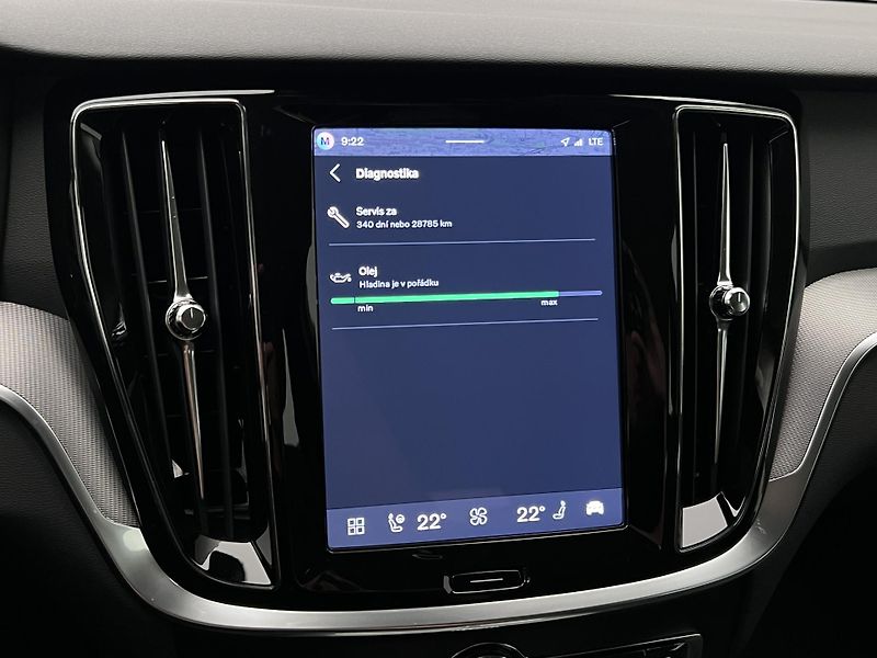 Volvo V60 B4 DARK PLUS 1. maj. - fotka 38 z 41