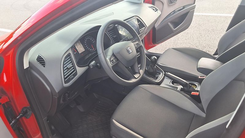 Seat Leon (2015) - fotka 10 z 26