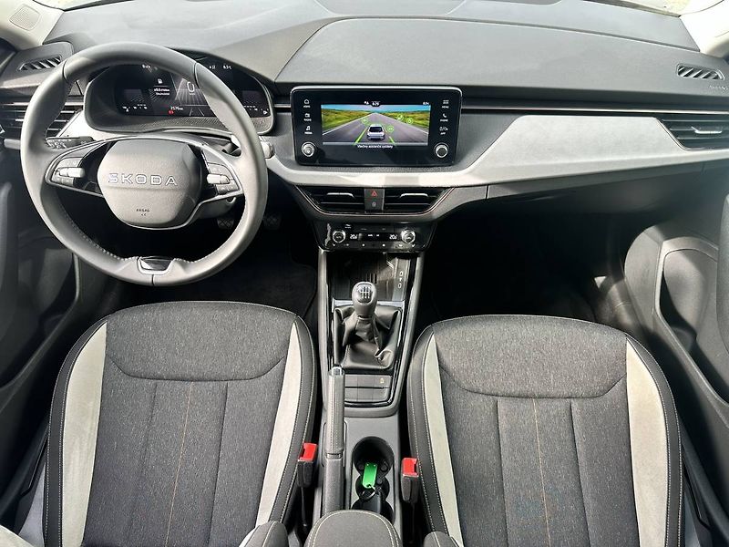 Škoda Scala Top Selection 1,0 TSI 85kW MT6 - fotka 5 z 27