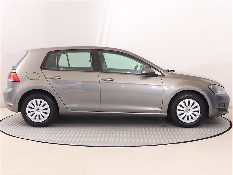 Volkswagen Golf (2013) 1.2 TSI, Serv.kniha, Tempomat - fotka 6 z 17