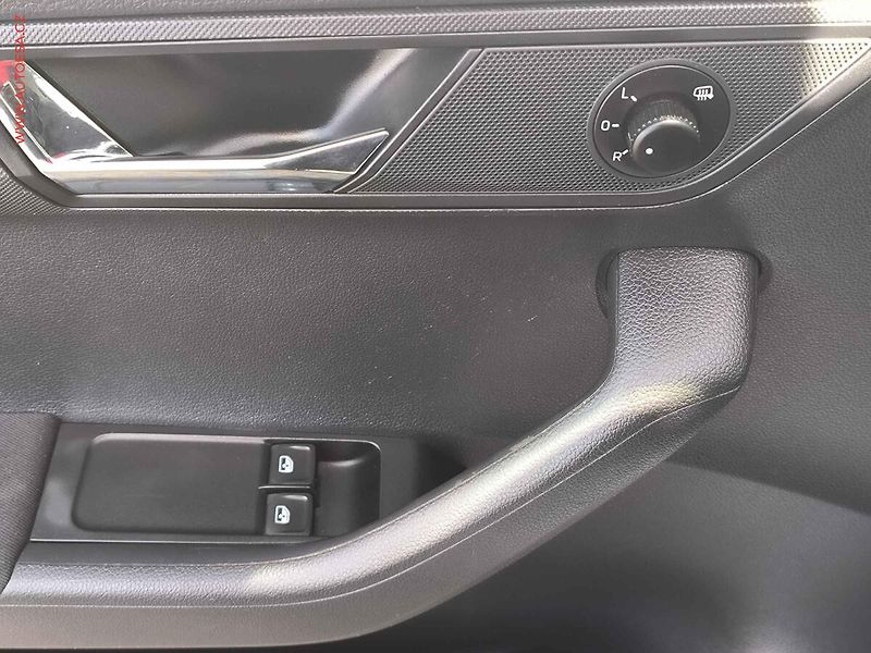 Škoda Fabia (2015) 1.2 TSi, 1.maj,ČR, Ambition - fotka 15 z 17