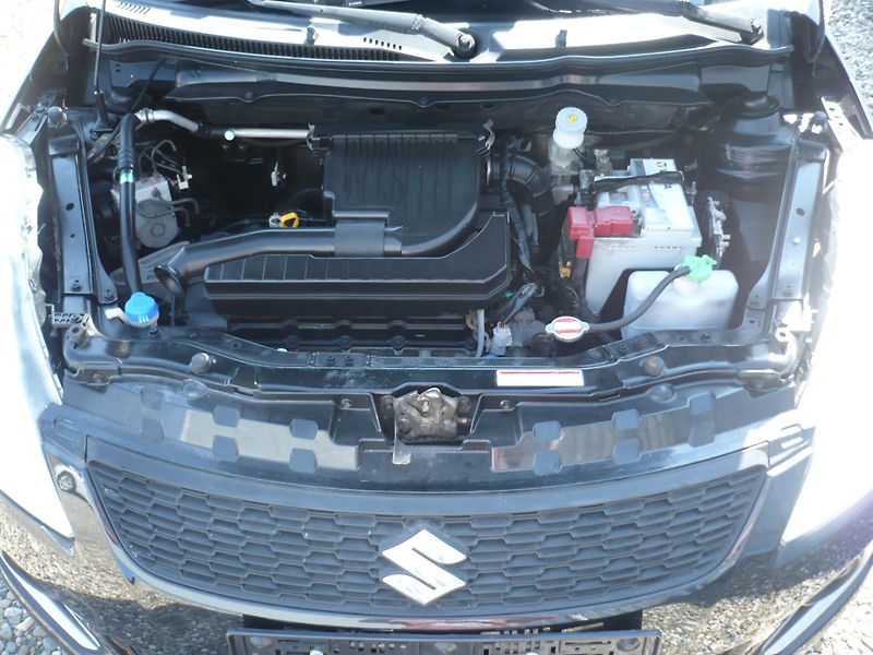 Suzuki Swift 1.2i 66Kw Klima - fotka 23 z 23