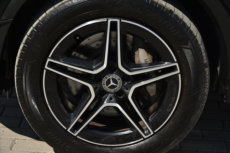 Mercedes-Benz GLC 300de 4MATIC AMG SERVIS.KNIHA - fotka 9 z 31