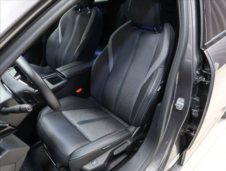 Peugeot 308 1,5 BlueHDi  AT ALLURE PACK ČR - fotka 29 z 39