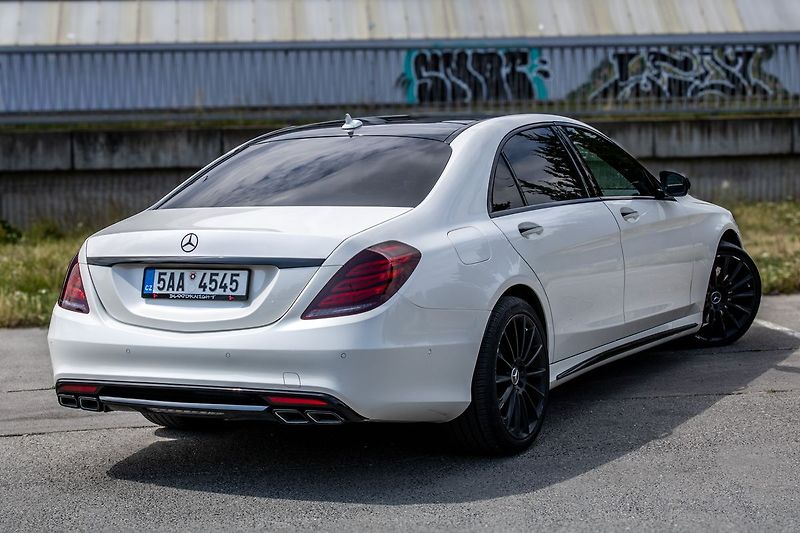 Mercedes-Benz Třídy S BLUETEC 4MATIC 2015 - fotka 4 z 37