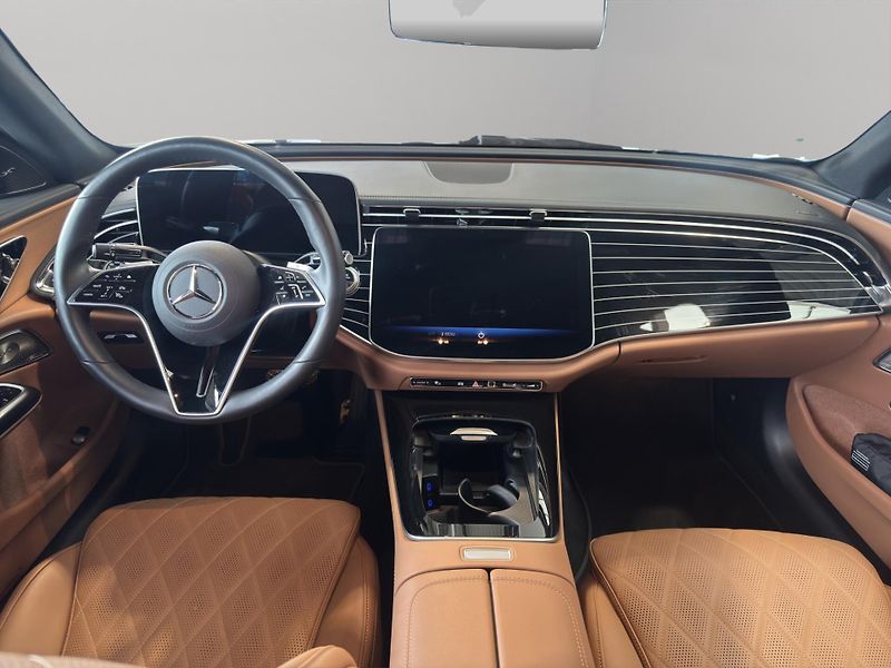 Mercedes-Benz Třídy E (2025) E 450 D 4MATIC - fotka 13 z 23