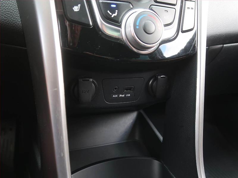 Hyundai i30 (2014) 1.4 CVVT, Serv.kniha, Tempomat - fotka 16 z 16