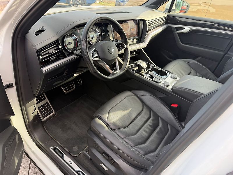 Volkswagen Touareg R-line  210kW Tažné - fotka 5 z 22
