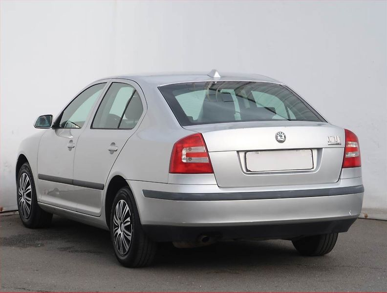 Škoda Octavia (2007) Ambiente 1.6, Serv.kniha - fotka 4 z 15
