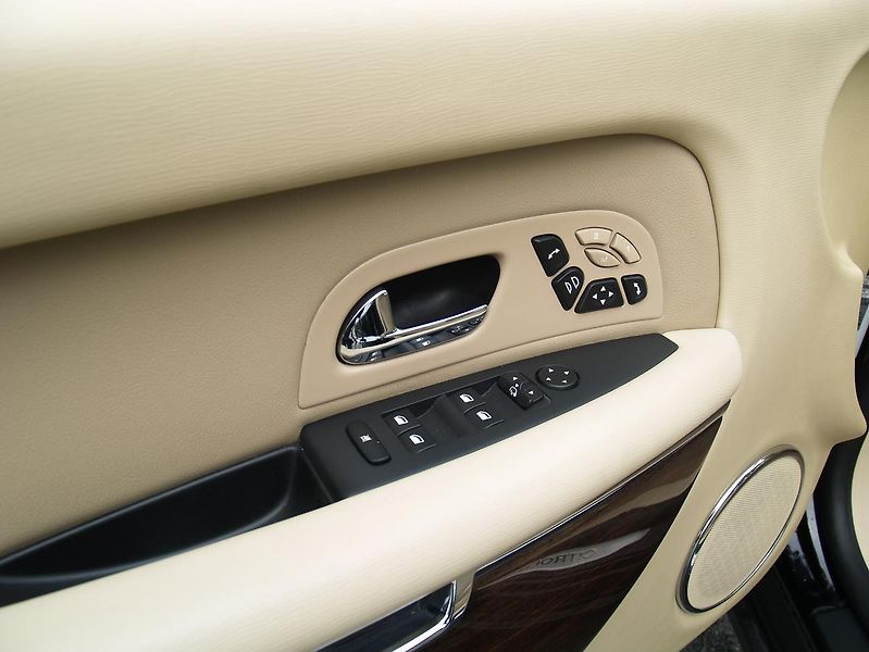 Citroën C6 (2008) Exclusive 3,0i - fotka 13 z 22