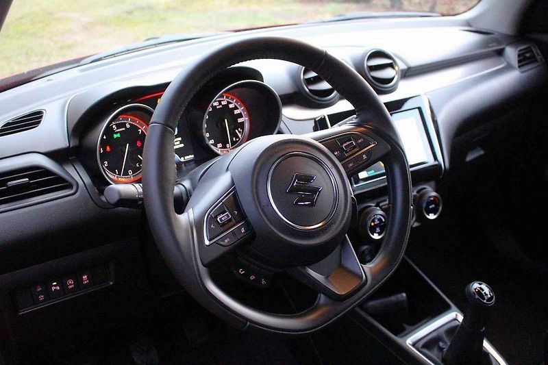 V zimě se tato verze Suzuki Swift cítí úplně skvěle