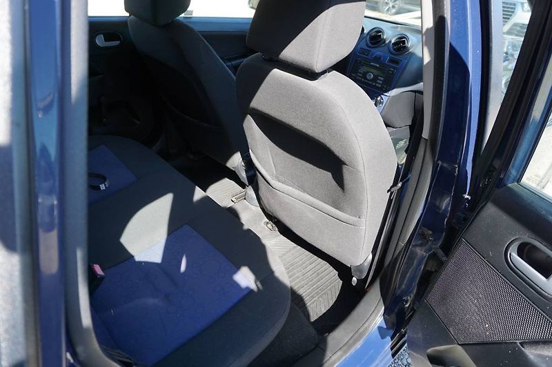 Ford Fiesta (2008) 1,3 NOVÉ V ČR - fotka 13 z 26