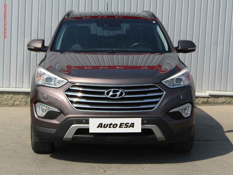 Hyundai Santa Fe (2015) 2.2 CRDi 4x4, 7míst, ČR, AT - fotka 2 z 25
