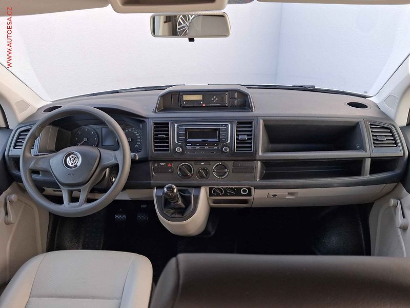 Volkswagen Transporter (2017) 2.0TDi L2 9míst, TZ - fotka 8 z 17