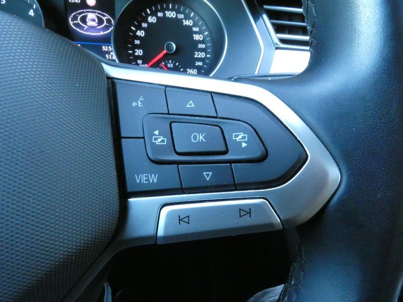 Volkswagen Passat Business Premium 2.0 TDI 110KW - fotka 23 z 30