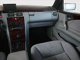 Mercedes-Benz Třídy E (1996) E 230 , Automat, nová STK - náhled 8