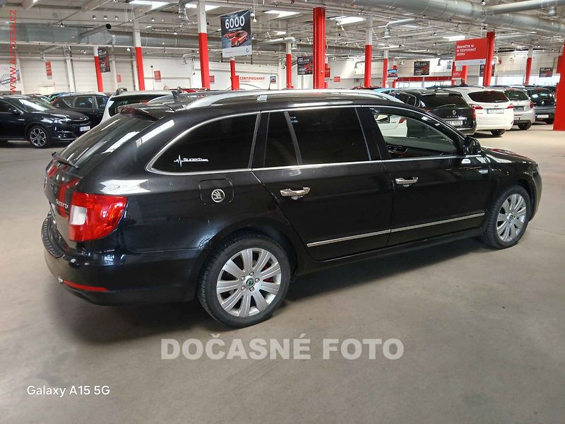 Škoda Superb (2010) 2.0 TDi 4x4 - fotka 2 z 3