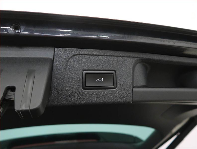 Volkswagen Passat (2015) 2.0 TDI, Automat, Kůže, Navi - fotka 23 z 28