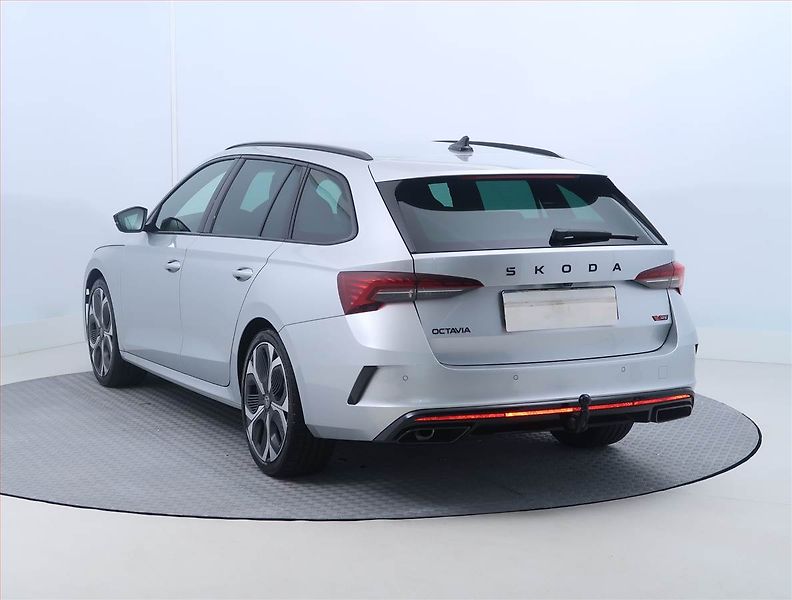 Škoda Octavia (2025) RS 2.0 TSI - fotka 4 z 16
