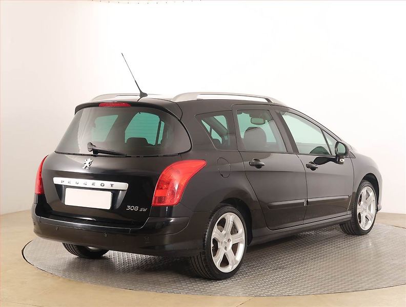 Peugeot 308 (2008) 1.6 THP, 7 míst, po STK - fotka 5 z 17