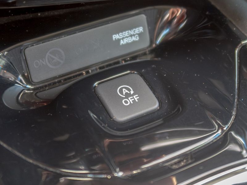Honda HR-V (2016) 1.6D 88KW 2x ALU – WEBASTO - fotka 27 z 56