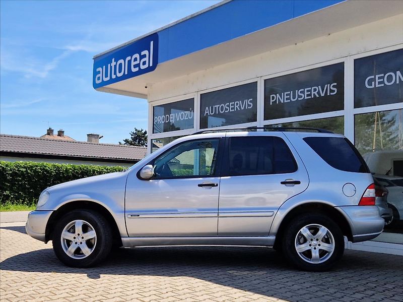Mercedes-Benz Třídy M 2,7 CDI 120kW AUTO  ML 270 CDI - fotka 2 z 33