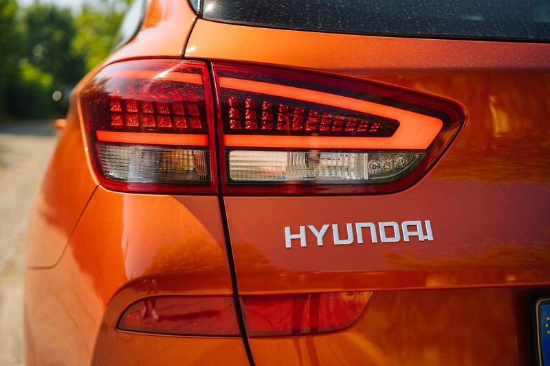 Hyundai i30 (2025) 1.0 T-GDI, N-LINE, DPH - fotka 12 z 26