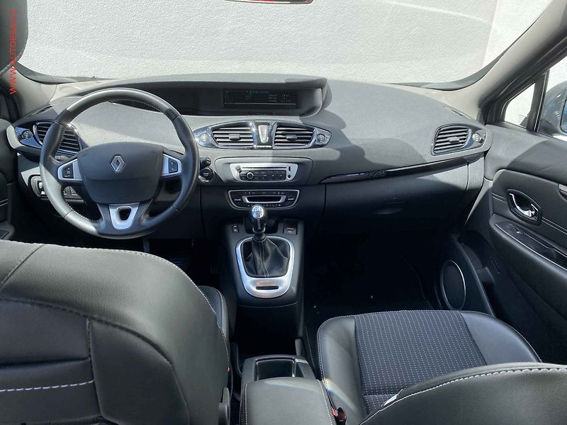 Renault Mégane (2013) 1.6i, 1.maj,ČR, servis.kniha - fotka 8 z 18