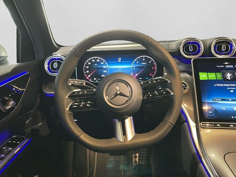 Mercedes-Benz GLC 220d 4Matic, DISTRONIC, - fotka 7 z 9