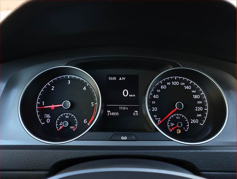 Volkswagen Golf (2015) 1.6 TDI, Navi, Xenony - fotka 11 z 20