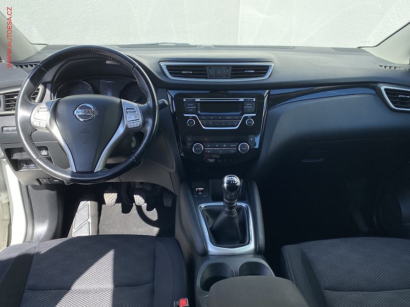 Nissan Qashqai (2015) 1.6 dCi 4x4, Acenta - fotka 8 z 16