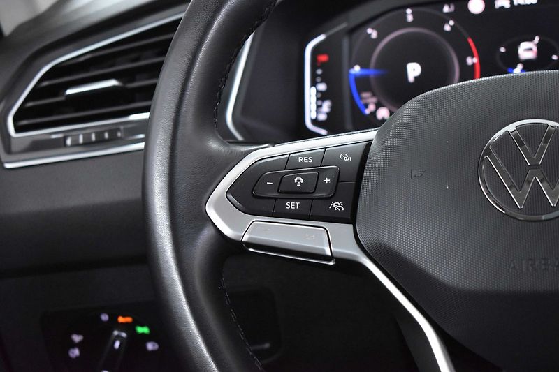 Volkswagen Tiguan 2.0TDI DSG*ACC*VIRTUAL*EL.KUFR - fotka 19 z 46