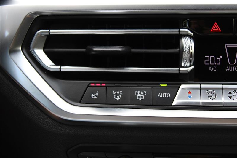 BMW Řada 3 320xd / M-PAKET / HUD / CZ - fotka 25 z 44