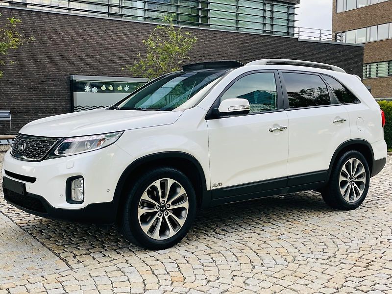 Kia Sorento 2.2D 4x4 MANUÁL KAMERA TAŽNÉ - fotka 5 z 48