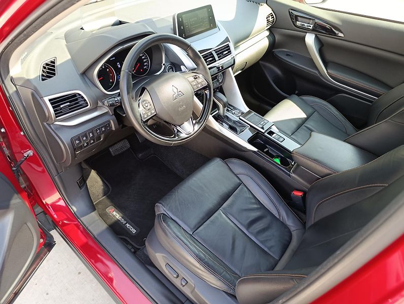 Mitsubishi Eclipse Cross 1.5T-MIVEC INSTYLE ČR  - fotka 9 z 35
