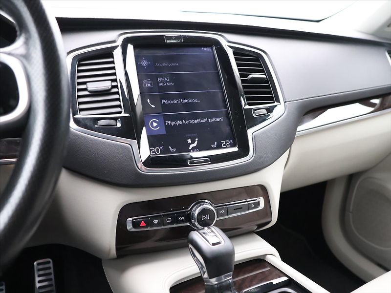 Volvo XC90 2,0 D5 177kW AWD CZ Inscriptio - fotka 22 z 36