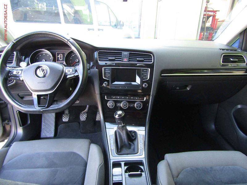 Volkswagen Golf (2013) 1.4 TSi, Highline, bixen, - fotka 8 z 18