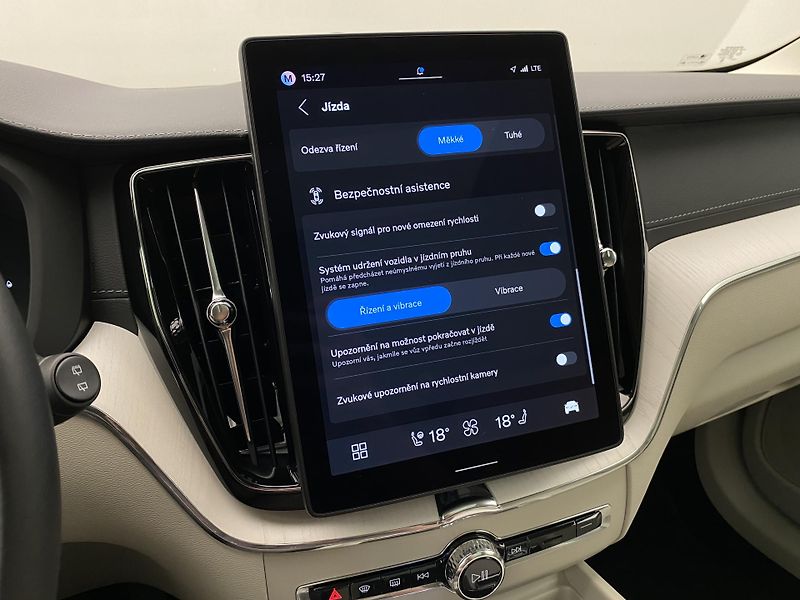 Volvo XC60 T8 AWD RECHARGE DARK ULTRA CZ - fotka 52 z 67