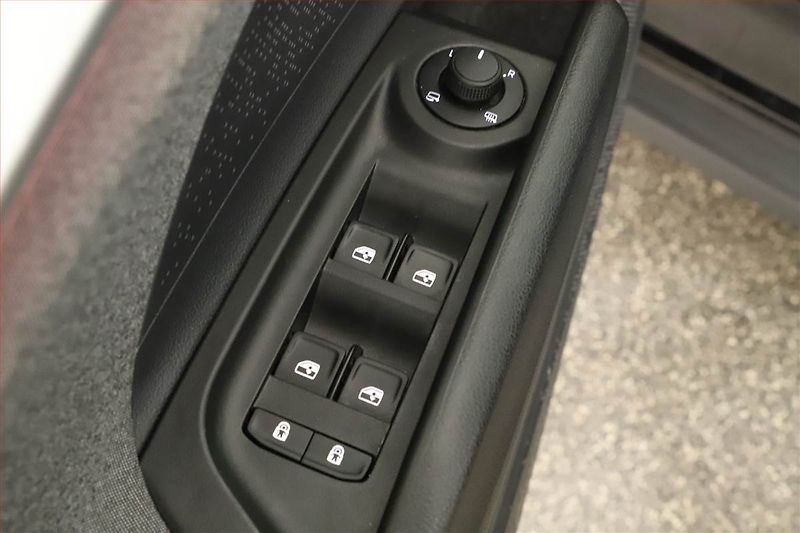 Škoda Enyaq (2022) iV 80 (82 kWh), SoH 97% - fotka 17 z 19
