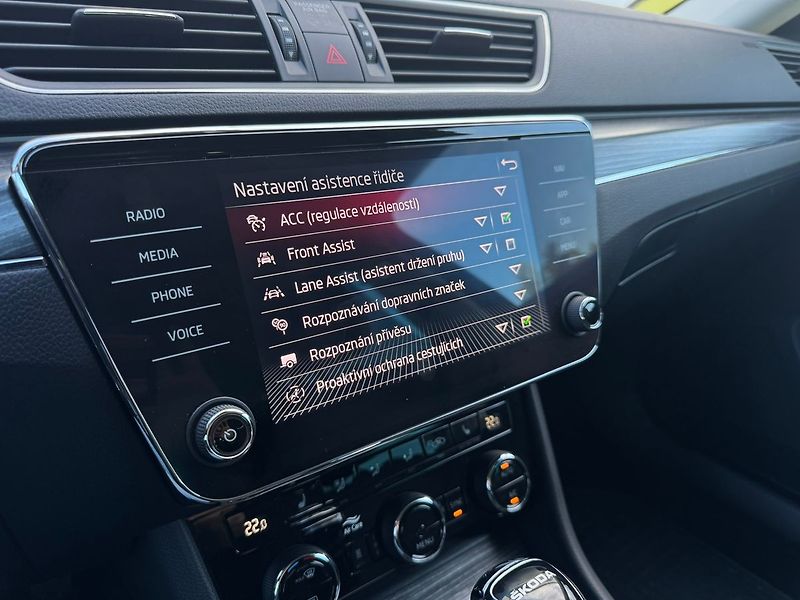 Škoda Superb 2.0TDI 110kW DSG Tažné Webasto - fotka 6 z 10