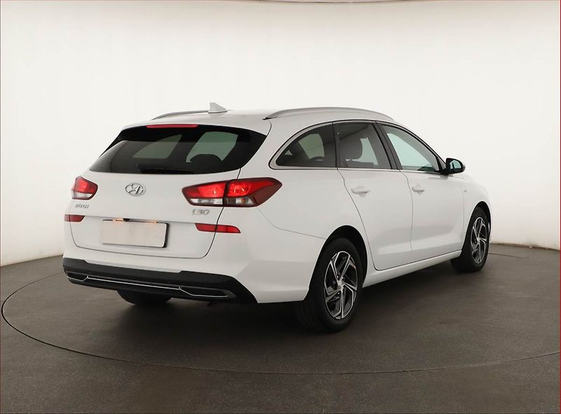 Hyundai i30 (2021) 1.5 T-GDI MHEV, Automat, Navi - fotka 5 z 26