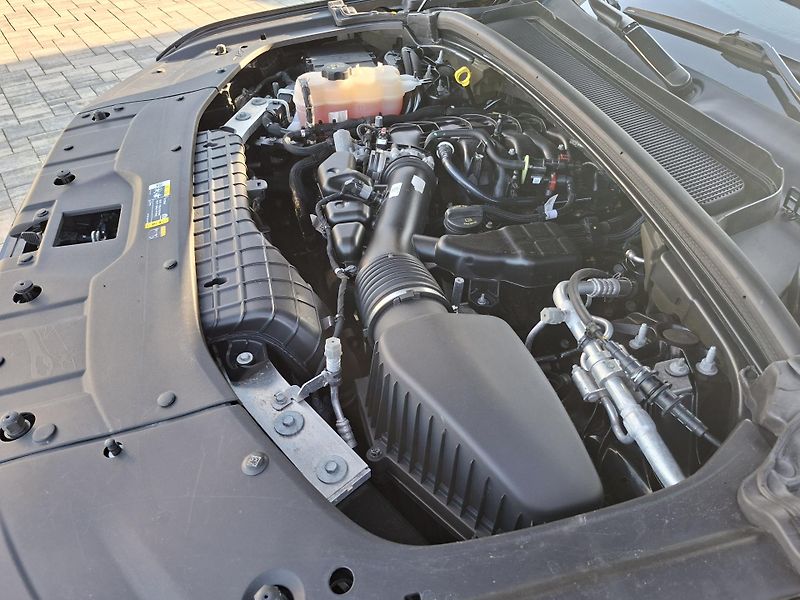 Jeep Grand Cherokee (2022) 3,6L V6 4X4 LONG LIMITED 6míst - fotka 38 z 38