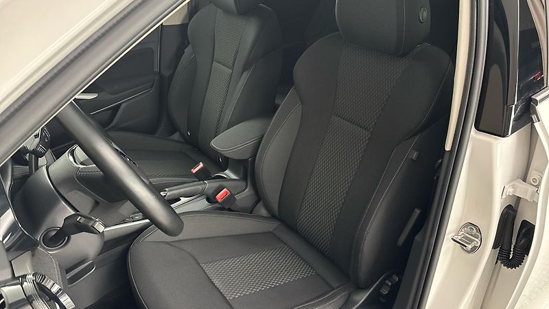 Škoda Fabia 1.0 TSI Style - fotka 15 z 22
