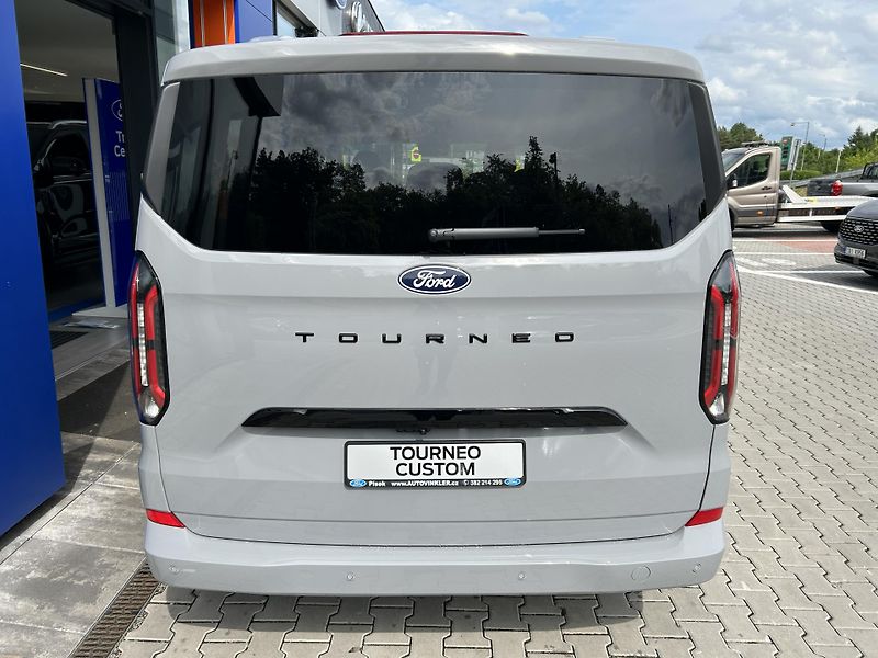 Ford Tourneo Custom Titanium L1 2.0 EcoBlue 110 kW - fotka 5 z 34